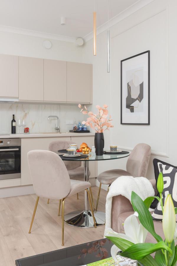 Mennica Residence Central Apartment By Renters Prestige วอร์ซอ ภายนอก รูปภาพ