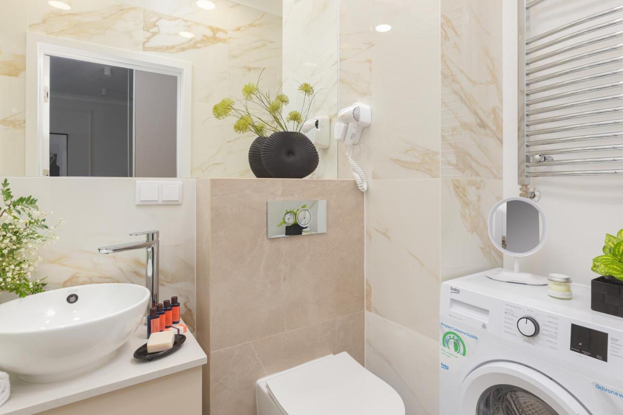 Mennica Residence Central Apartment By Renters Prestige วอร์ซอ ภายนอก รูปภาพ