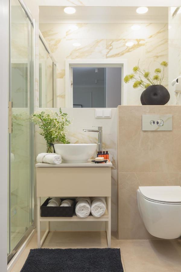 Mennica Residence Central Apartment By Renters Prestige วอร์ซอ ภายนอก รูปภาพ